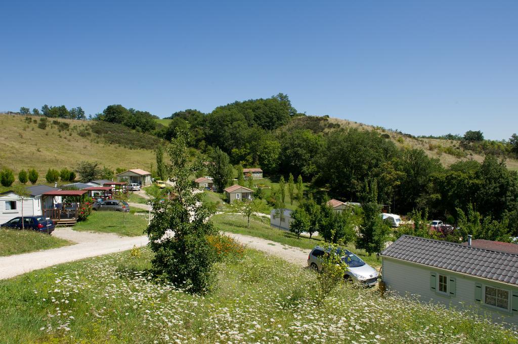 Le Bourdieu Durfort (Ariege) Bagian luar foto